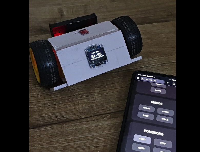 DIY ESP32 Desktop Companion Robot photo 1