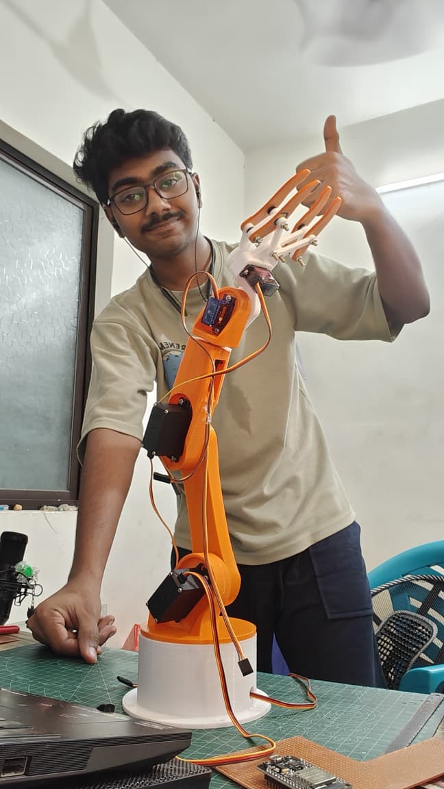 How to Build an Interactive Robotic Arm using PIC Microcontroller? photo 2