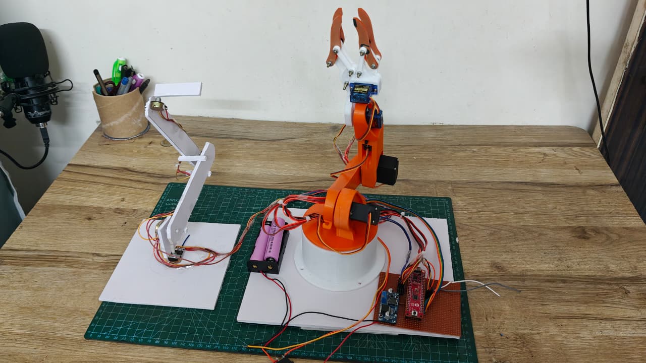 How to Build an Interactive Robotic Arm using PIC Microcontroller? photo 5