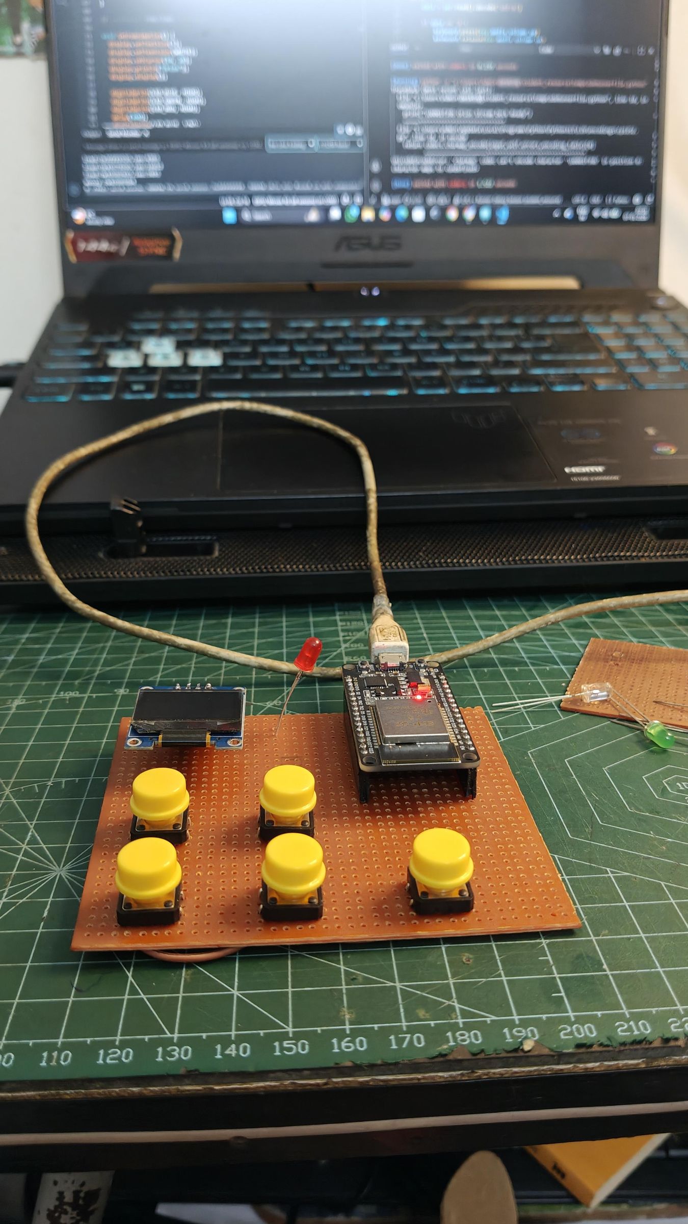 DIY ESP32 Stream Deck/MacroPad (Low-Cost Bluetooth Alternative) | Ideas ...